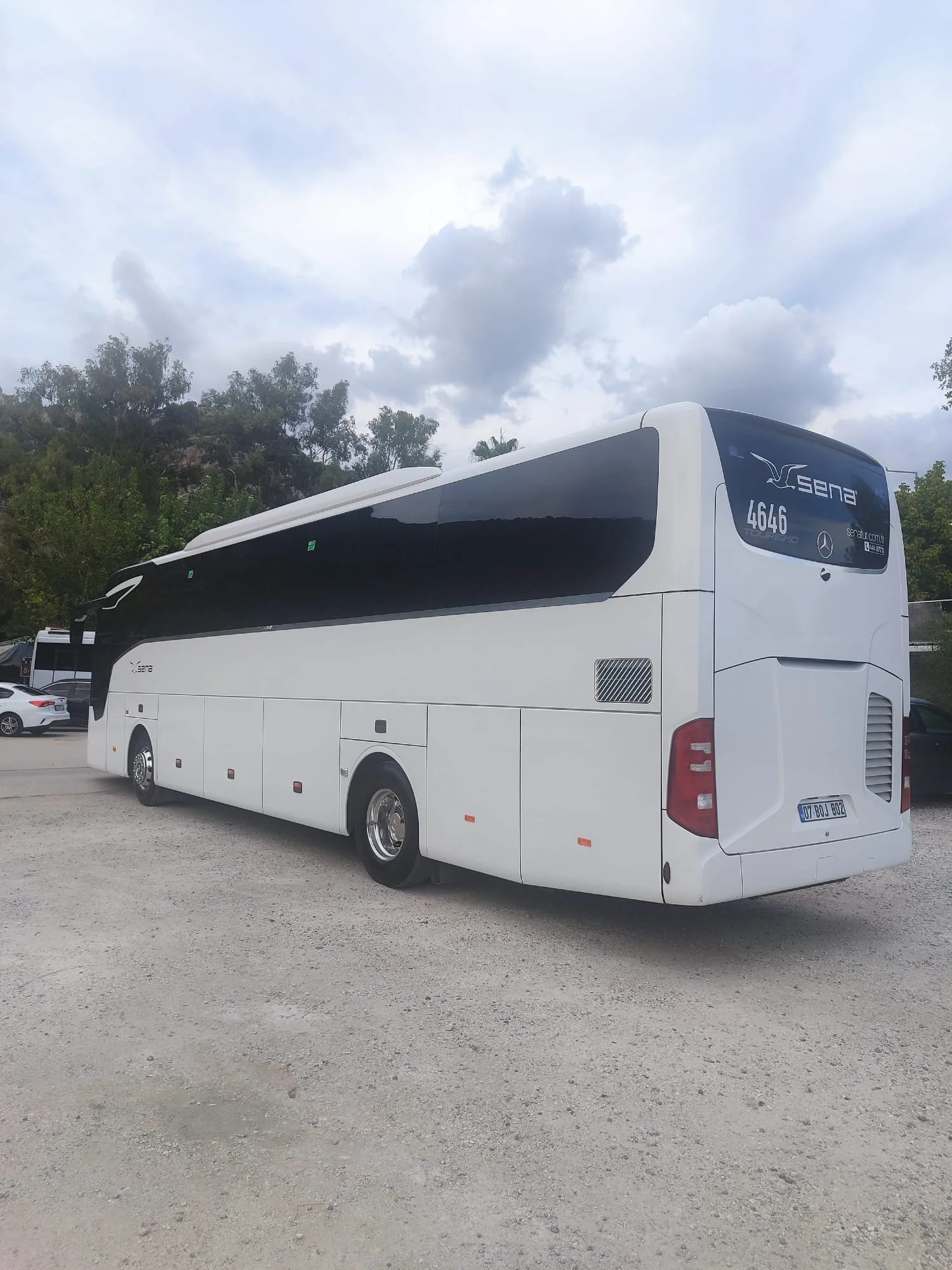 Bus - Fotoğraf 1
